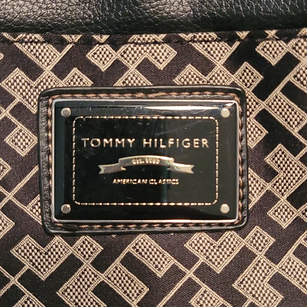 Retired Classic Tommy Hilfiger hand bag purse black and gray